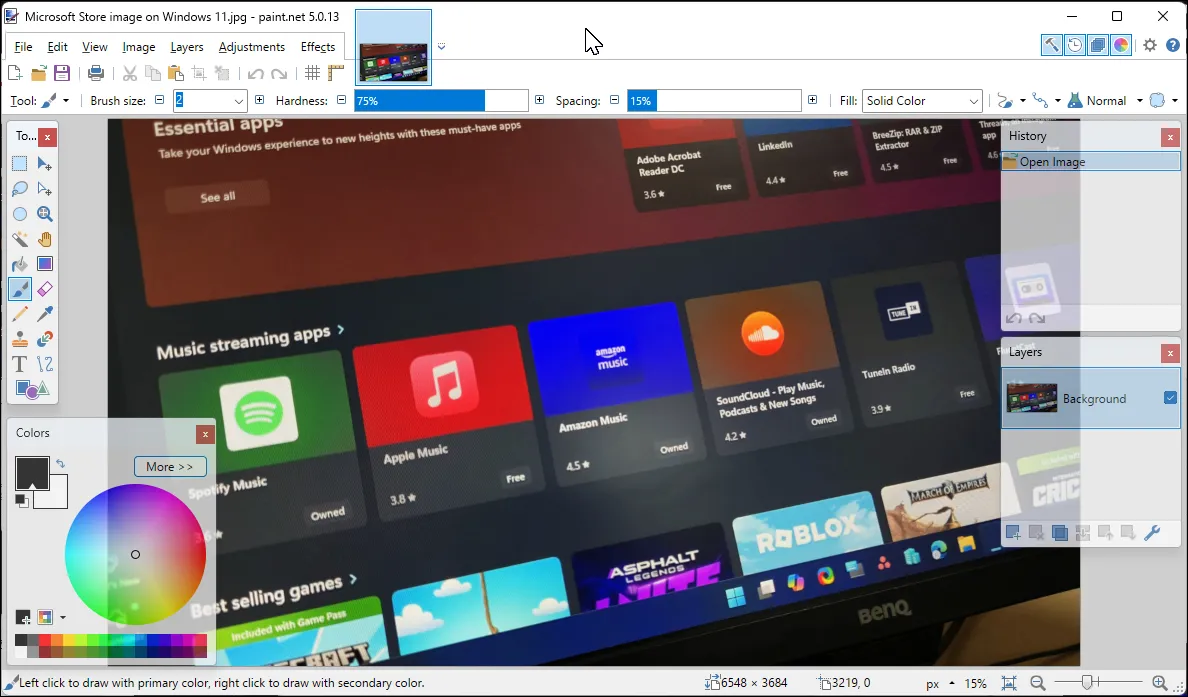 Màn hình chính của ứng dụng Paint.NET trên Windows 11 hiển thị giao diện chỉnh sửa ảnh trực quan với các thanh công cụ và lớp layer