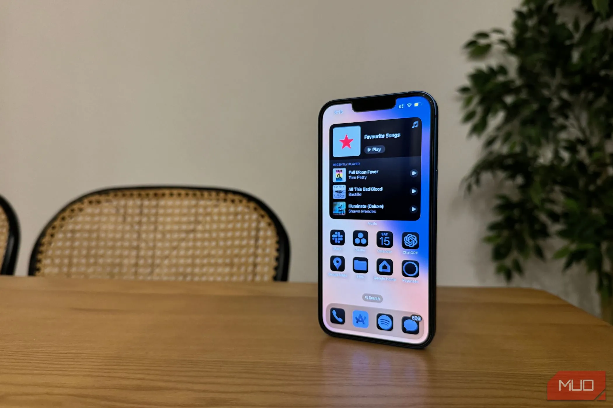 Cách Tiết Kiệm Pin iPhone Hiệu Quả Khi Đi Du Lịch: Mẹo Hay Từ Chuyên Gia