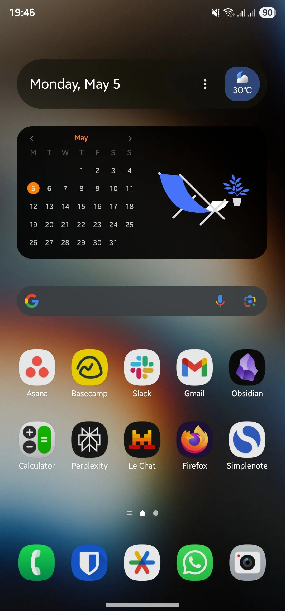 Màn hình chính trên điện thoại OnePlus hiển thị các phím tắt ứng dụng.