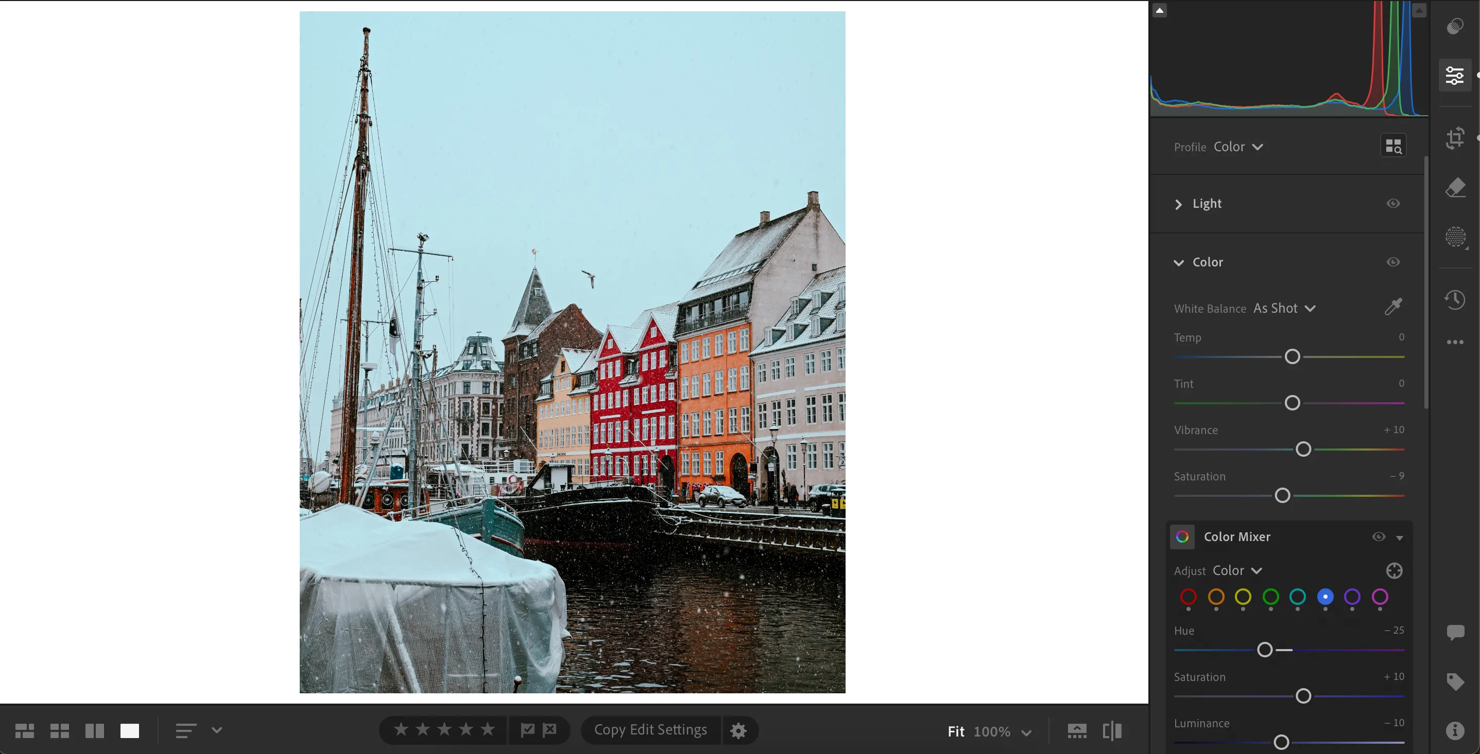 Màn hình giao diện chỉnh sửa ảnh định dạng JPEG trong Adobe Lightroom