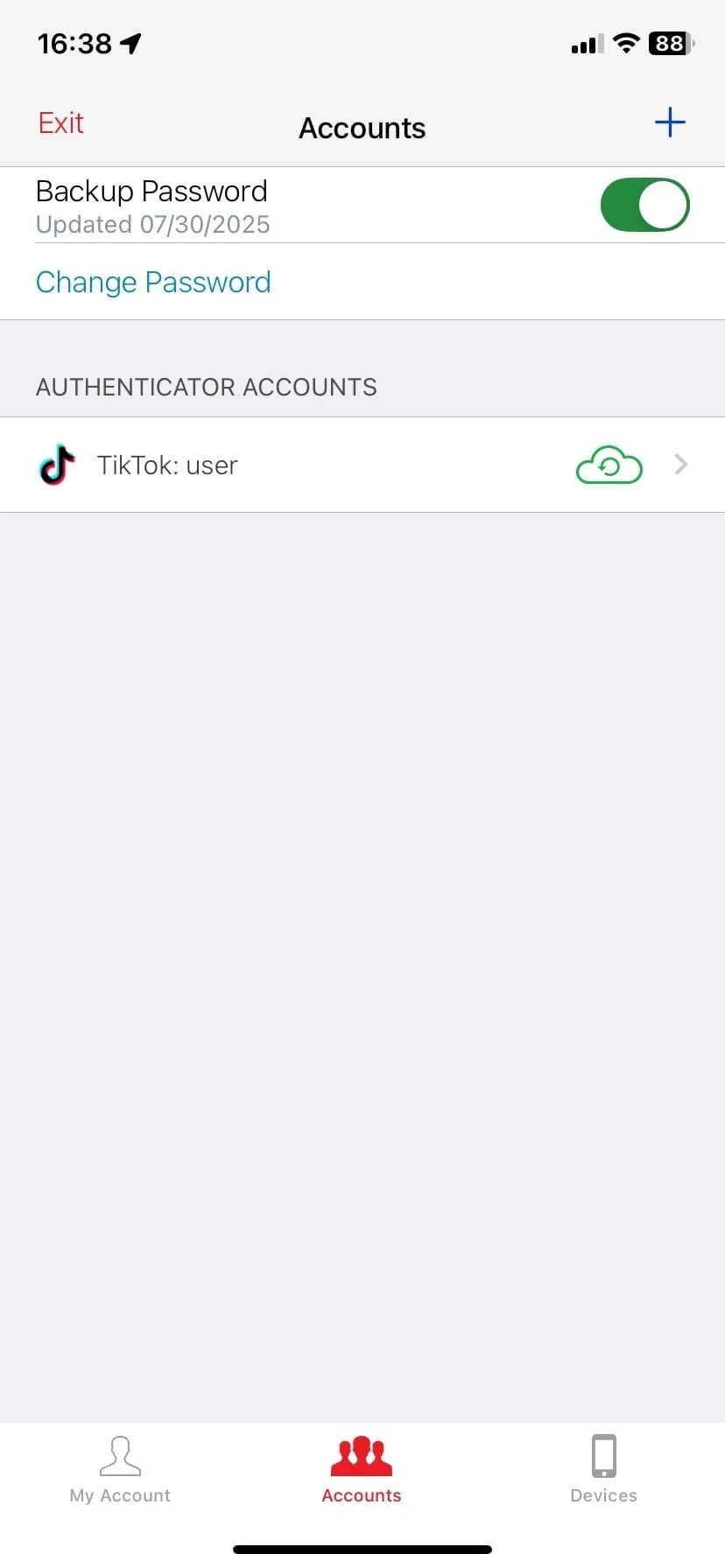 Màn hình tài khoản của Authy với các mã xác thực 2FA được tạo tự động theo thời gian