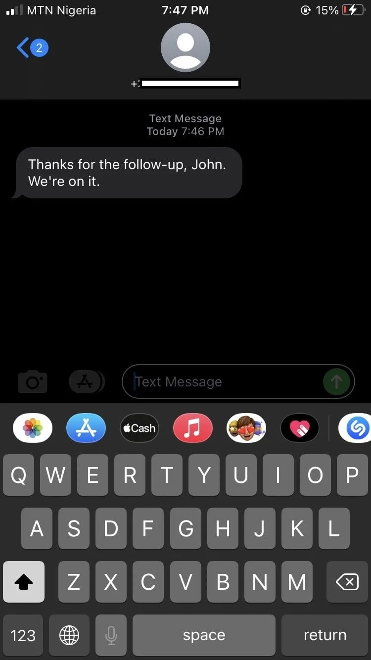 Màn hình ứng dụng Tin nhắn (iMessage) trên iOS, hiển thị một cuộc hội thoại văn bản.
