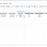 Mẫu bảng theo dõi đăng ký nâng cao trong Google Sheets hiển thị các cột bổ sung và định dạng có điều kiện