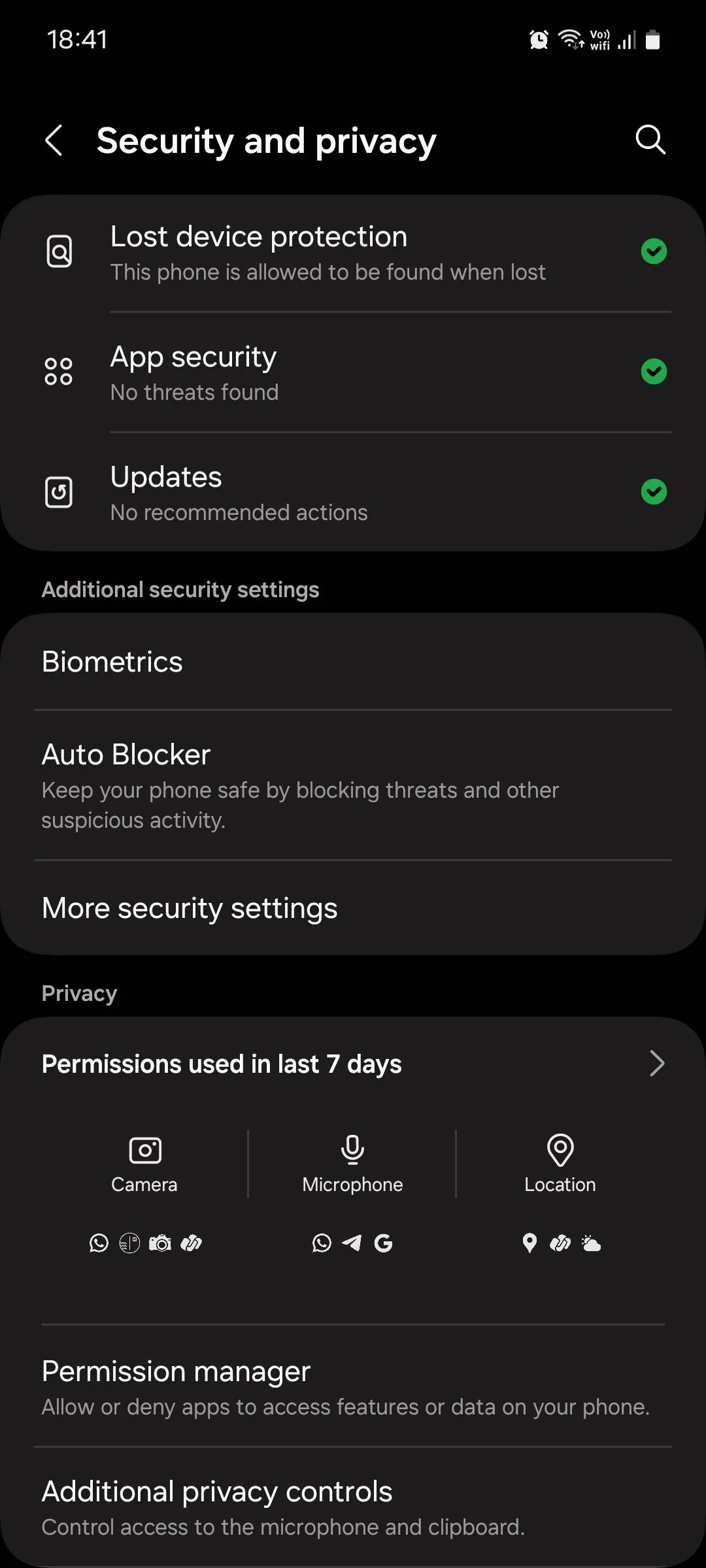Menu Bảo mật và quyền riêng tư trong cài đặt Samsung One UI với tùy chọn Auto Blocker.