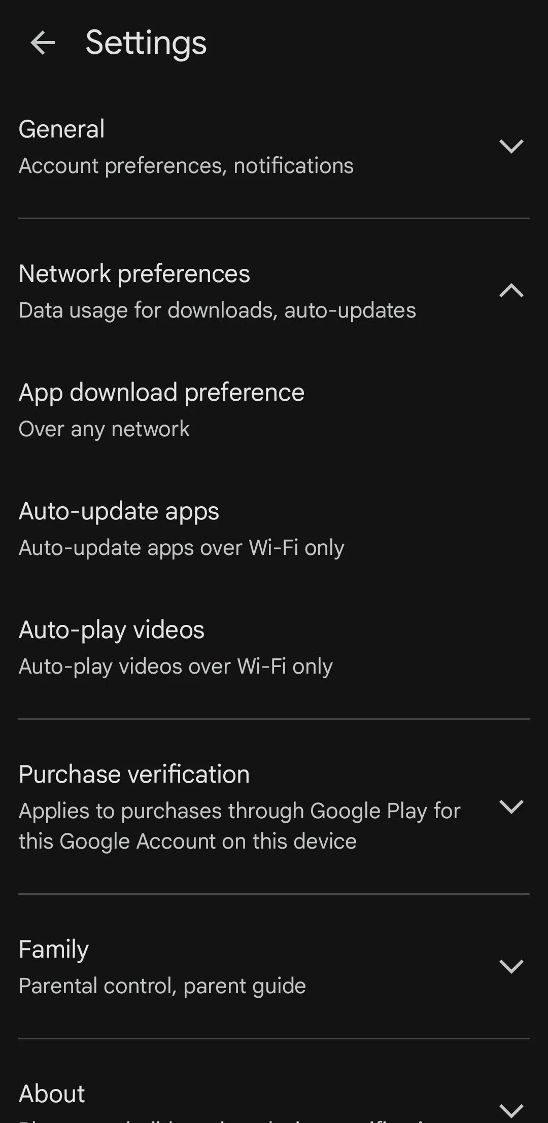 Menu cài đặt Google Play Store với tùy chọn &quot;Tự động cập nhật ứng dụng&quot; trên điện thoại Samsung.
