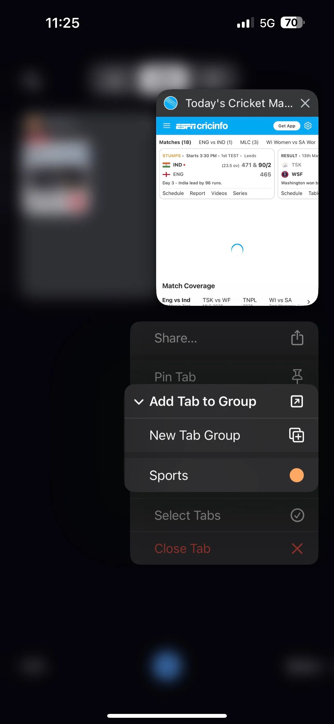 Menu lựa chọn nhóm tab để thêm một tab mới vào trong Chrome trên iPhone, giúp người dùng sắp xếp nhanh chóng các thẻ duyệt web.