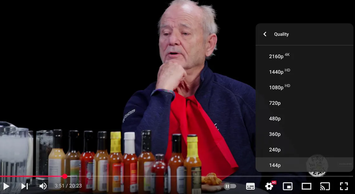 Menu tùy chọn chất lượng phát lại video YouTube, hiển thị các mức độ như 144p, 360p, 720p, 1080p khi video bị giảm chất lượng.