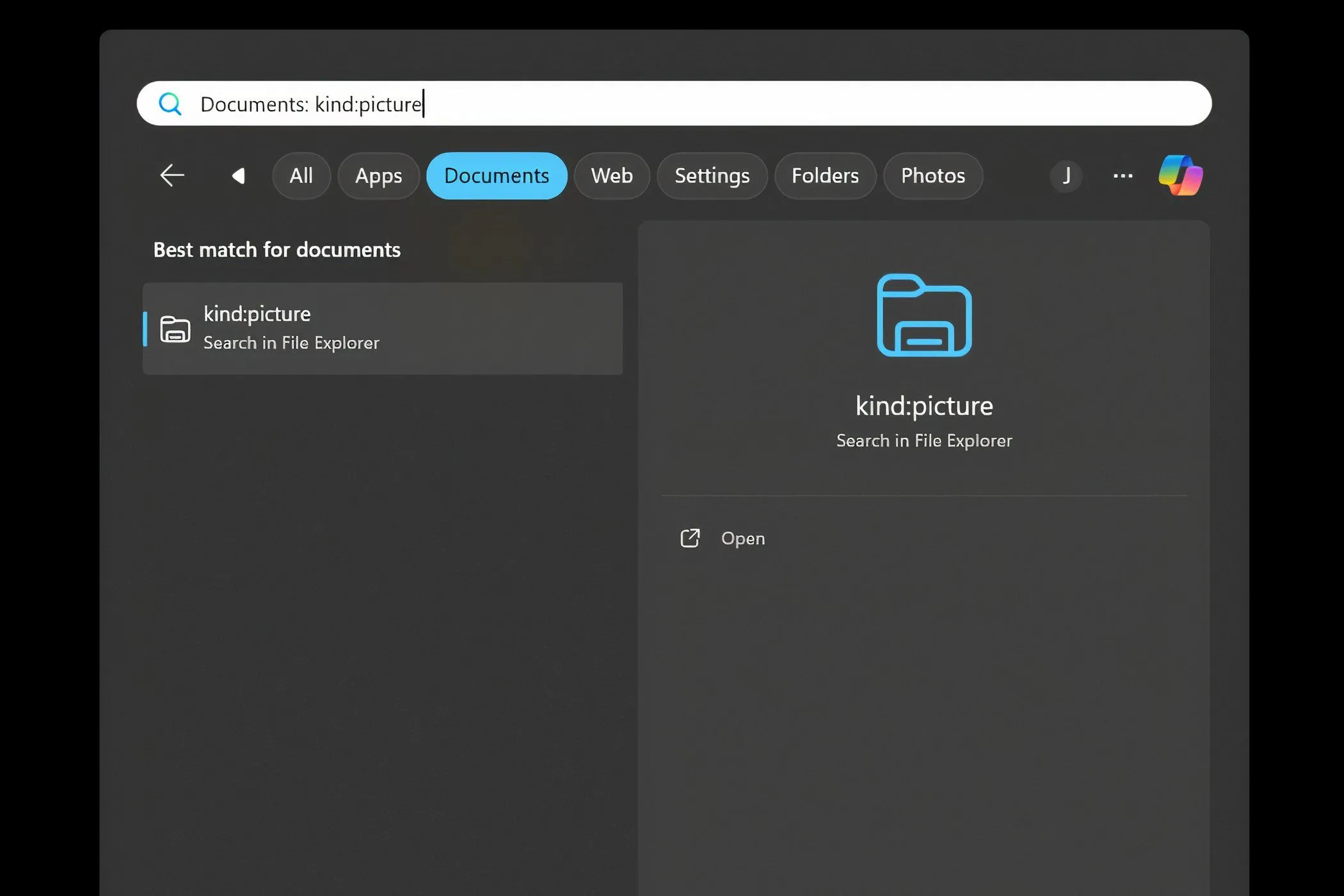 Minh họa tìm kiếm hình ảnh bằng bộ lọc loại tệp (Kind) trong Windows File Explorer