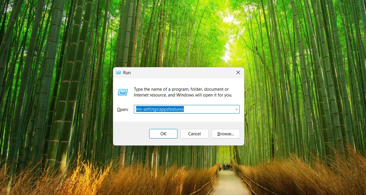 Mở hộp thoại Run và nhập lệnh để truy cập Installed Apps trên Windows 11