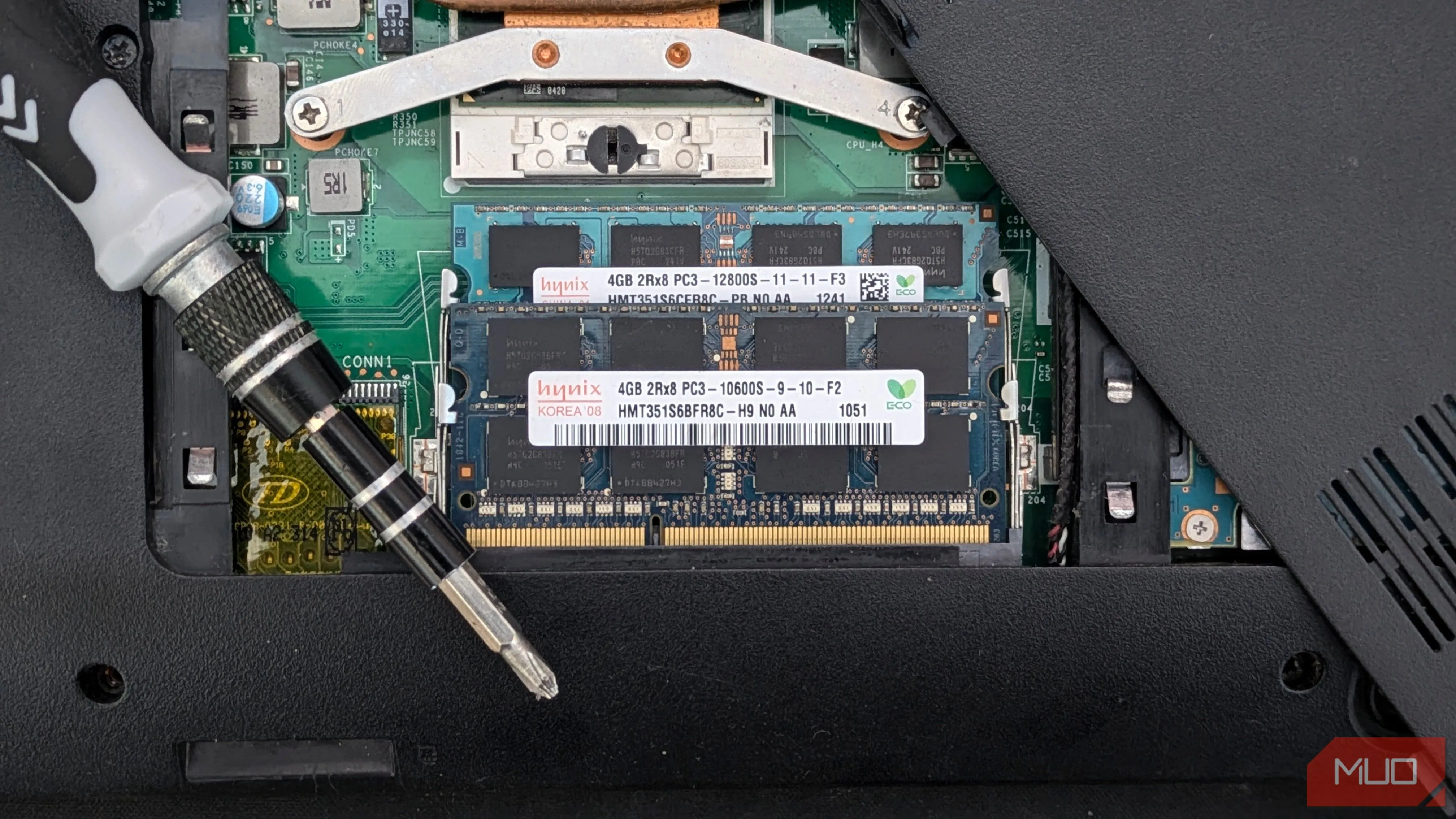 Nâng cấp RAM và ổ cứng SSD cho laptop