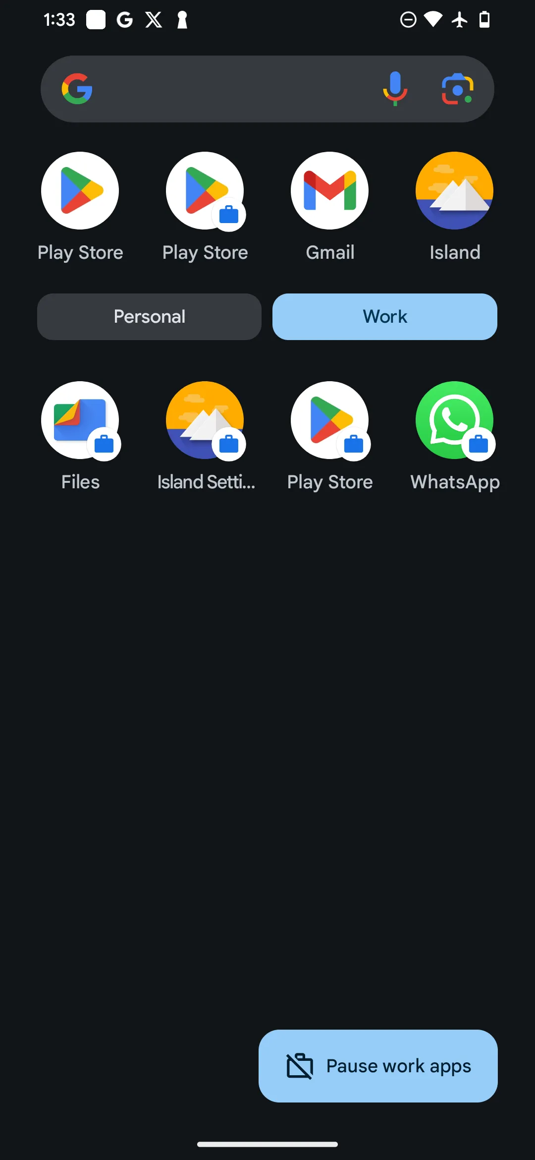 Ngăn kéo ứng dụng Android hiển thị mục &quot;Work&quot; (Hồ sơ công việc) mới với các ứng dụng đã nhân bản, có biểu tượng cặp tài liệu để nhận diện.