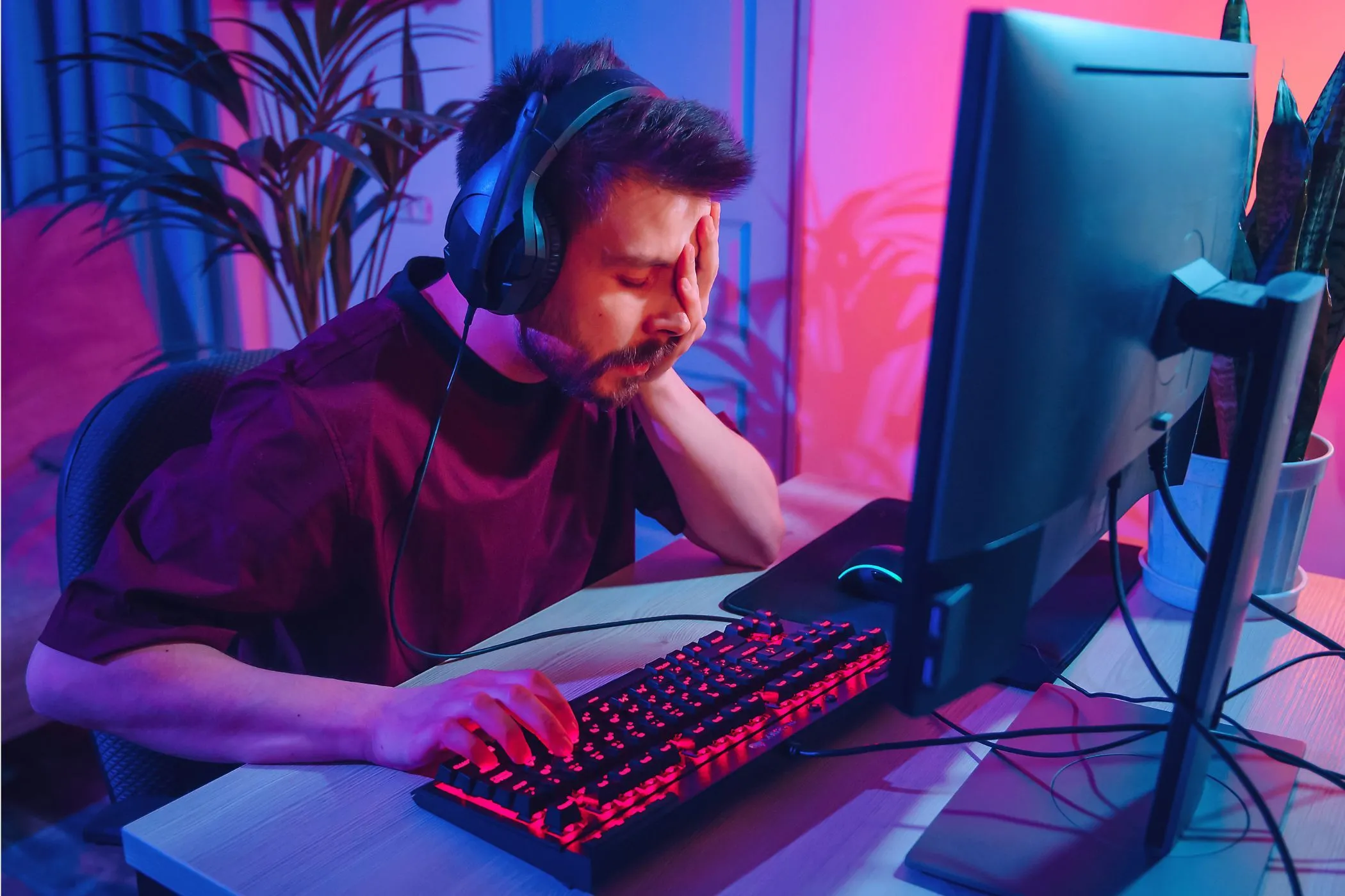 Người dùng máy tính thất vọng vì gặp sự cố hệ thống