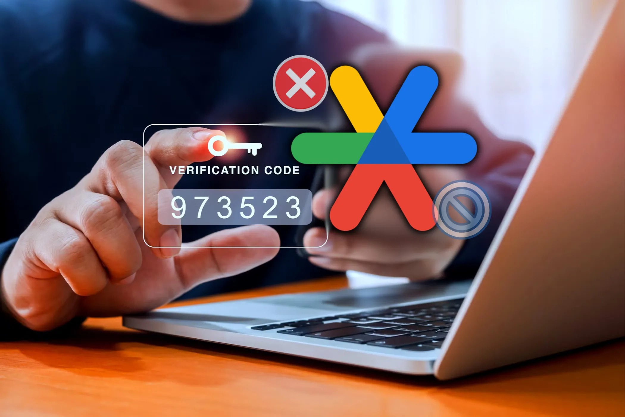 Người dùng nhập mã xác thực hai yếu tố từ ứng dụng Google Authenticator trên điện thoại thông minh, minh họa phương pháp 2FA an toàn hơn