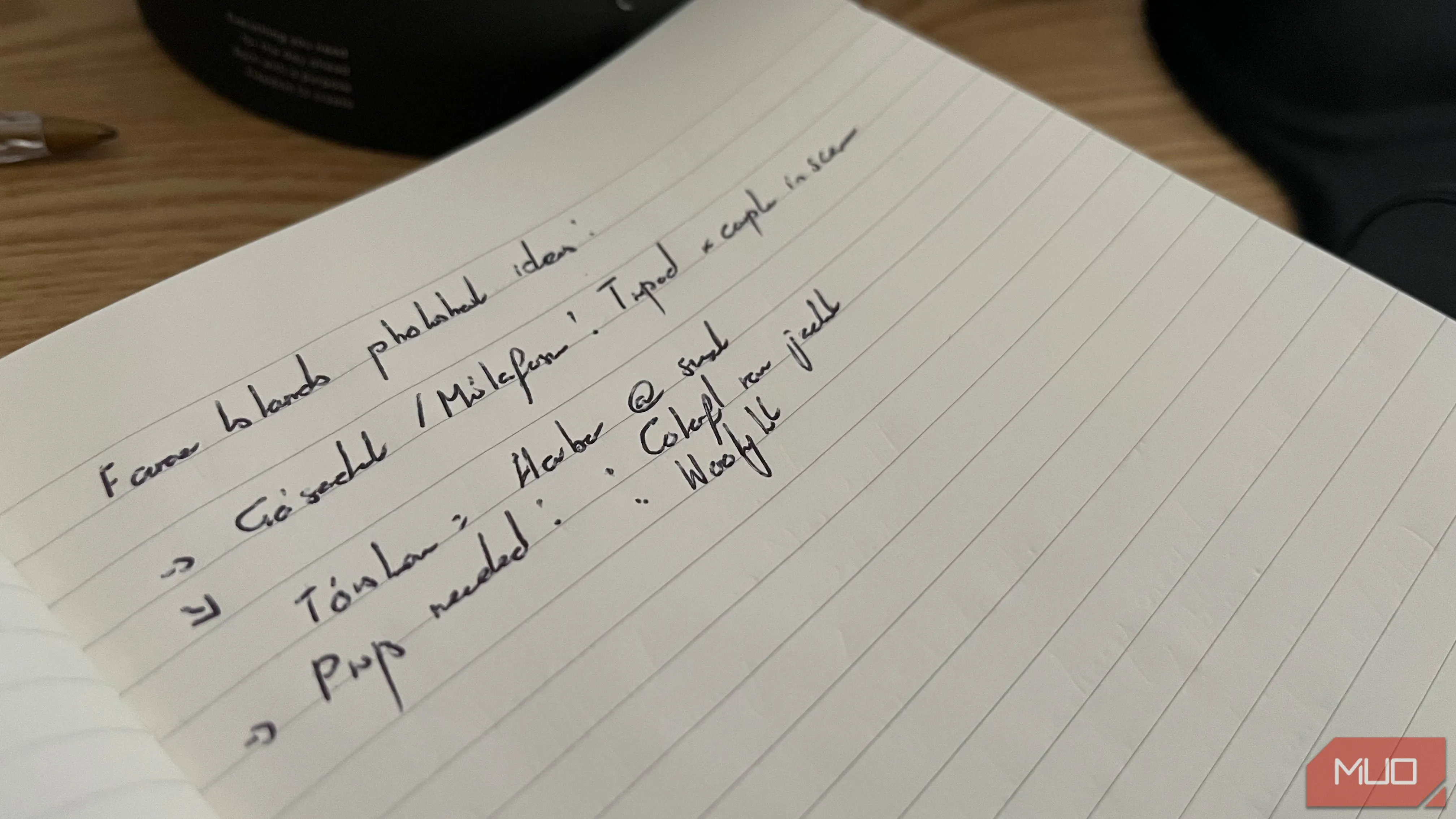 Người viết nhật ký về nhiếp ảnh trên một cuốn sổ