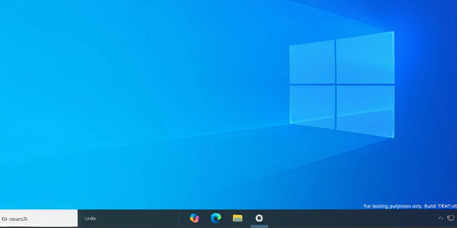 Thanh Taskbar Windows 10 với các biểu tượng ứng dụng đã được căn giữa thủ công