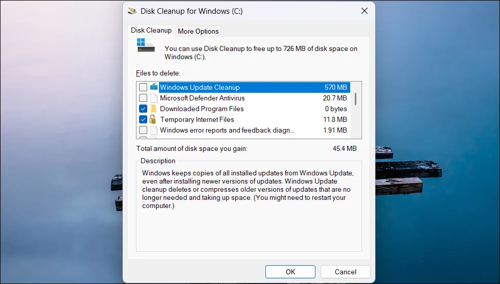 Tiện ích Disk Cleanup đang chạy trên Windows 11, giúp dọn dẹp ổ cứng và giải phóng dung lượng.