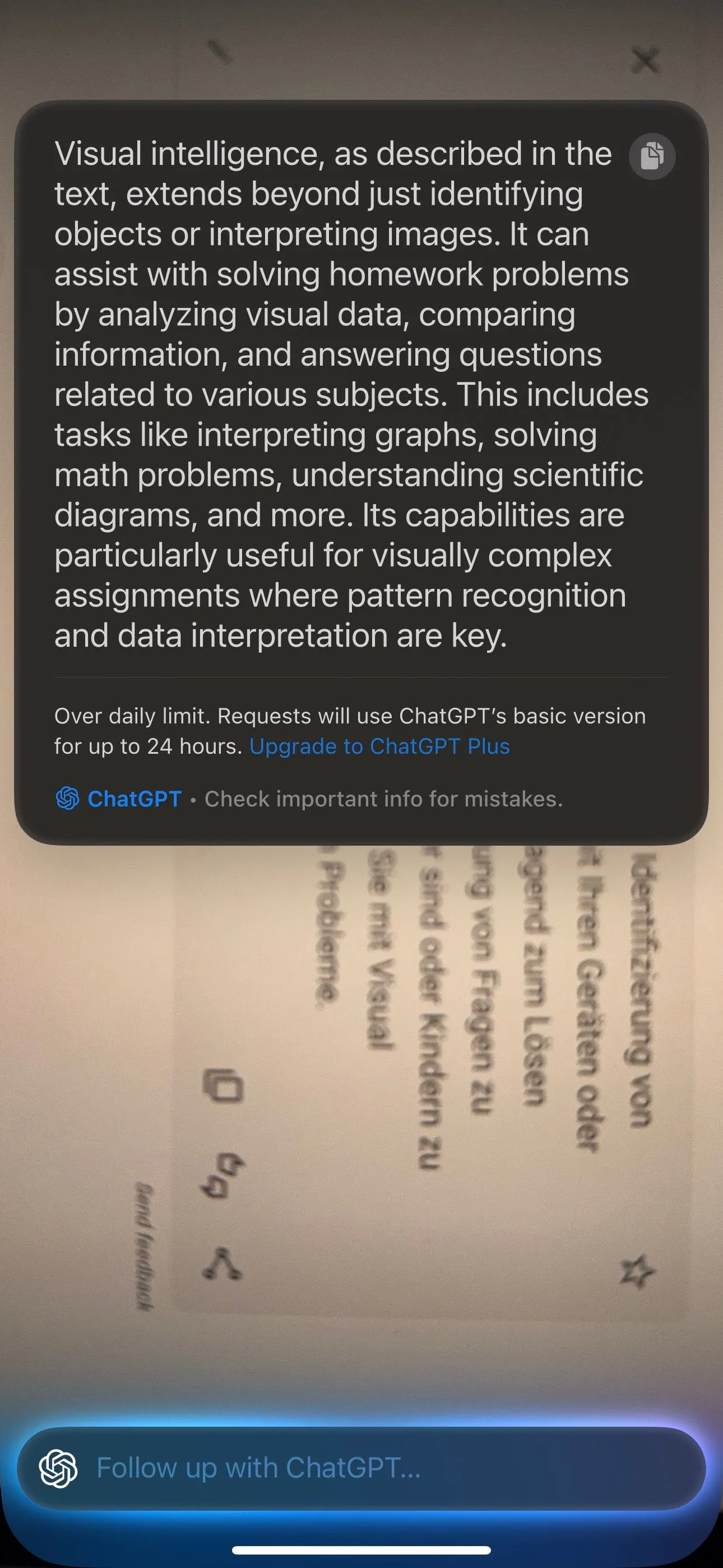 Tính năng dịch văn bản của Visual Intelligence trên iPhone 15 Pro hiển thị bản dịch từ tiếng Anh sang tiếng Việt.