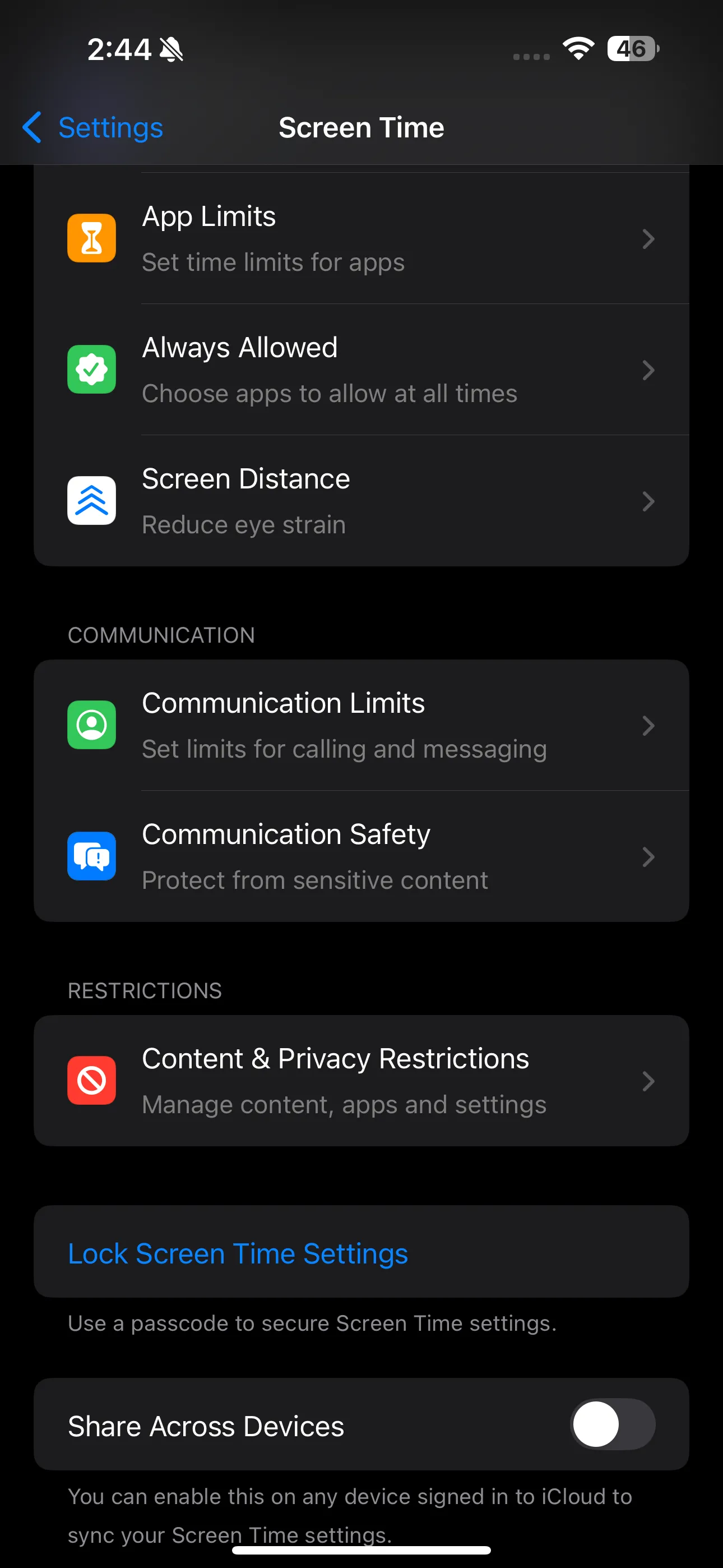 Trang cài đặt Thời gian sử dụng (Screen Time) trên iPhone hiển thị tổng quan thời gian dùng thiết bị và các tùy chọn quản lý.