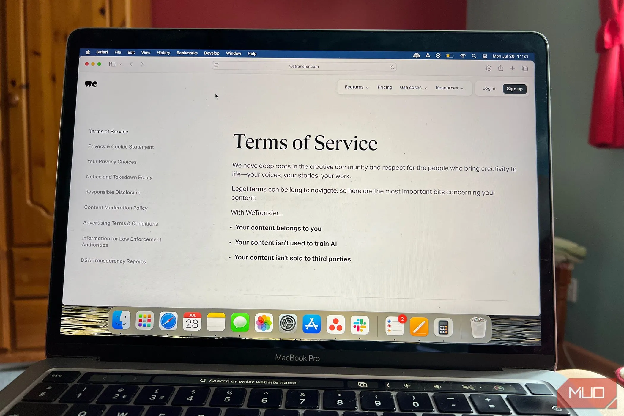 Trang điều khoản dịch vụ của WeTransfer, nơi cập nhật các chính sách về quyền riêng tư và sử dụng nội dung người dùng.