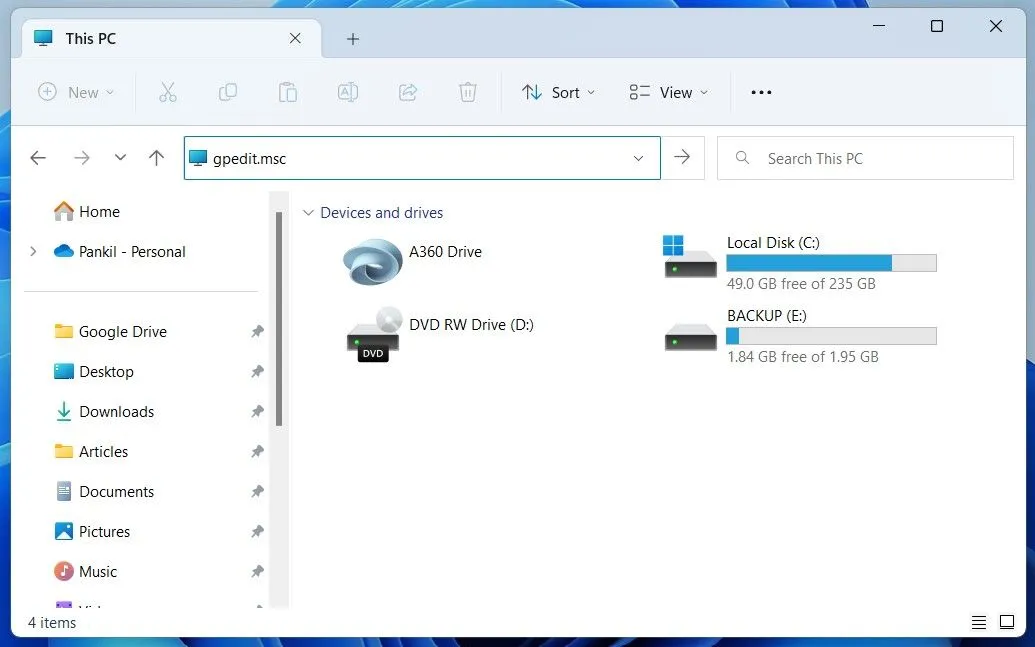 Truy cập gpedit.msc từ thanh địa chỉ File Explorer
