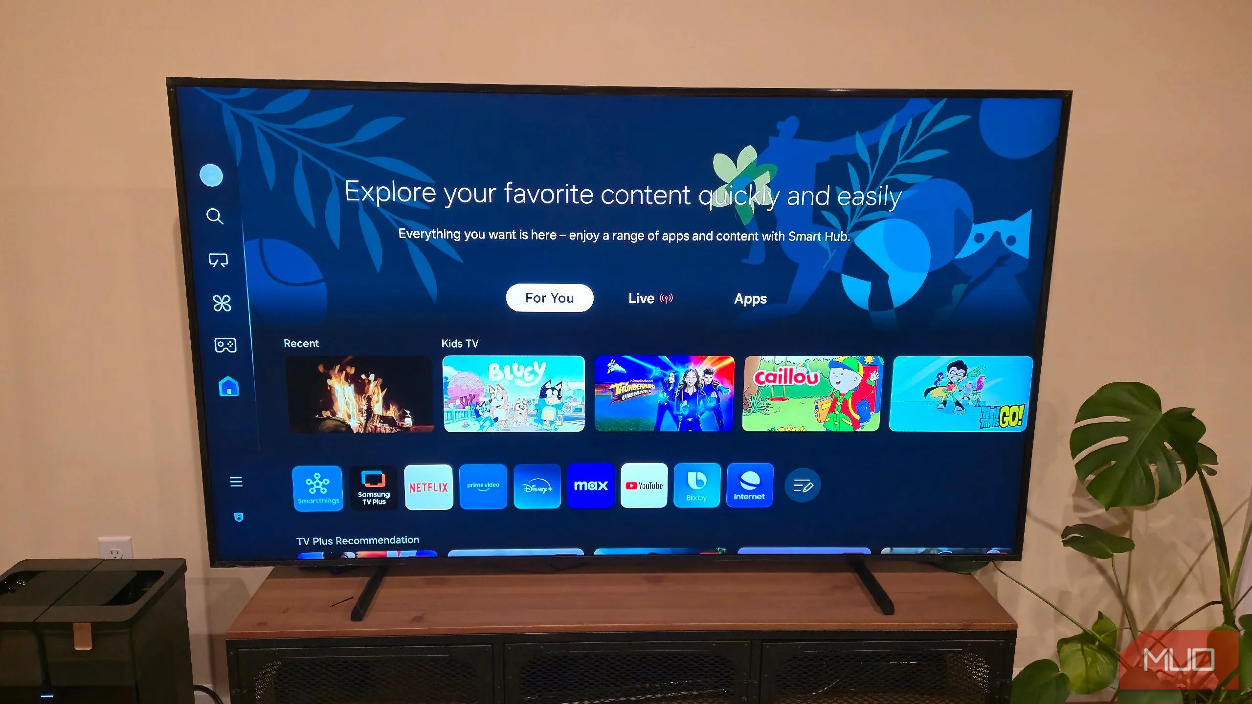 TV Samsung Frame hiển thị giao diện One UI thống nhất