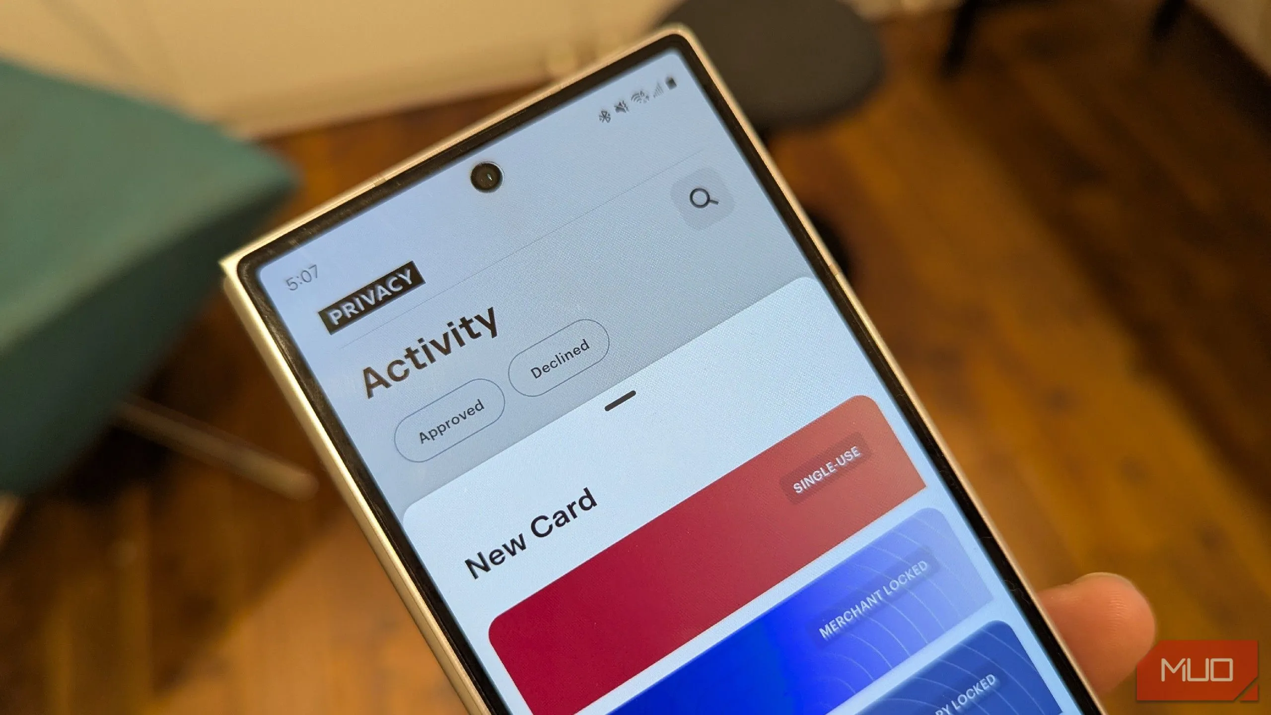 Ứng dụng bảo mật trên Samsung Galaxy Z Fold 6 hiển thị tùy chọn quản lý thông tin thanh toán