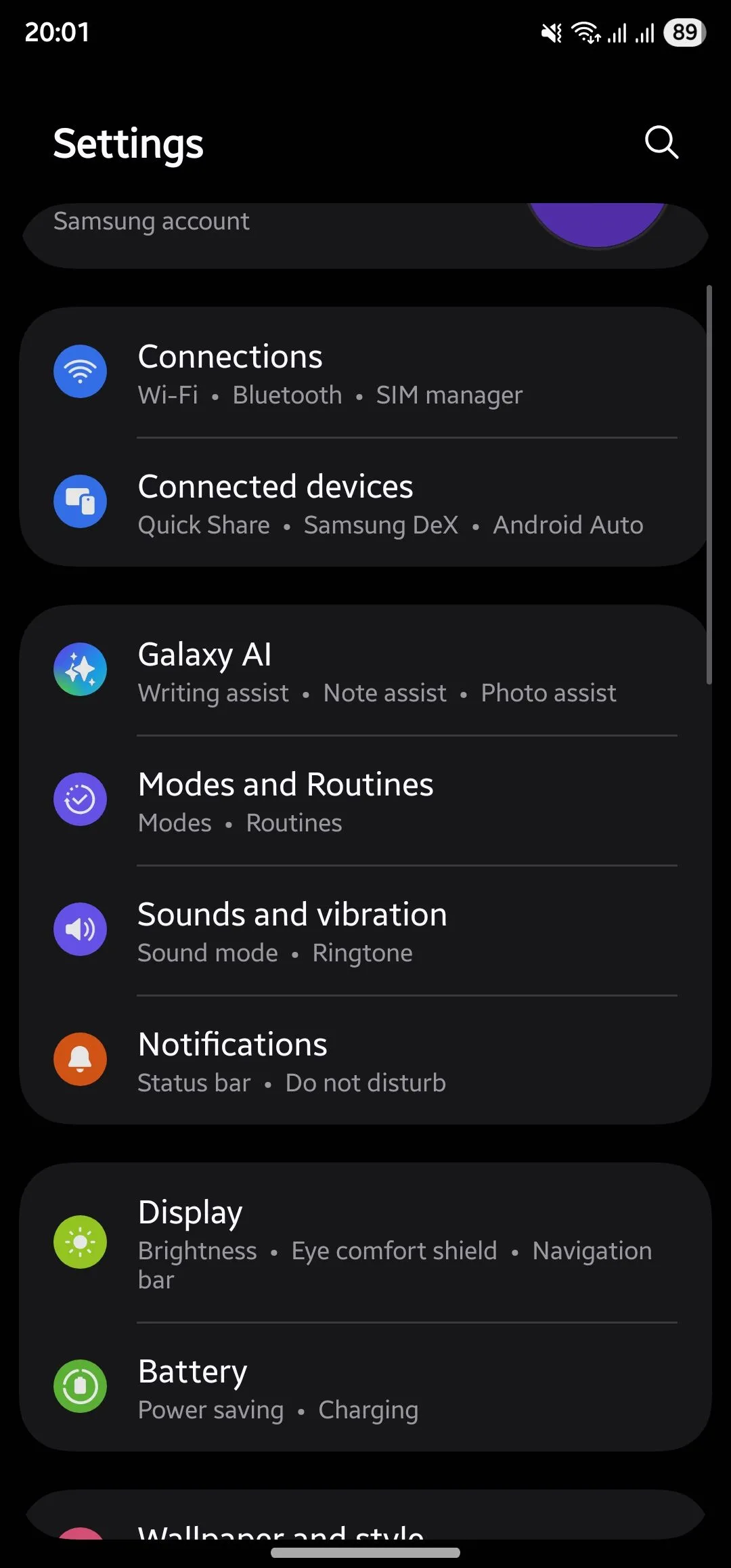 Ứng dụng Cài đặt trên điện thoại Samsung hiển thị tùy chọn Chế độ và Quy trình.