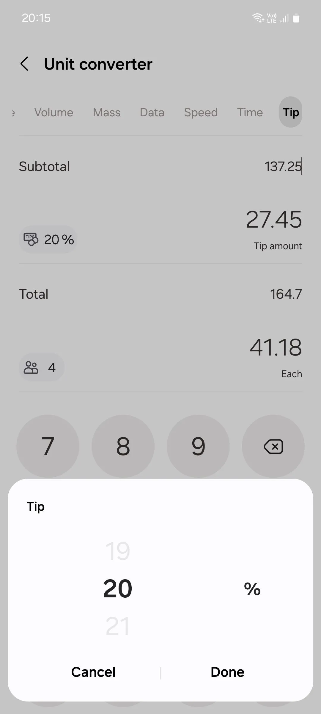 Ứng dụng máy tính Samsung hiển thị giao diện tính tiền tip và chia hóa đơn