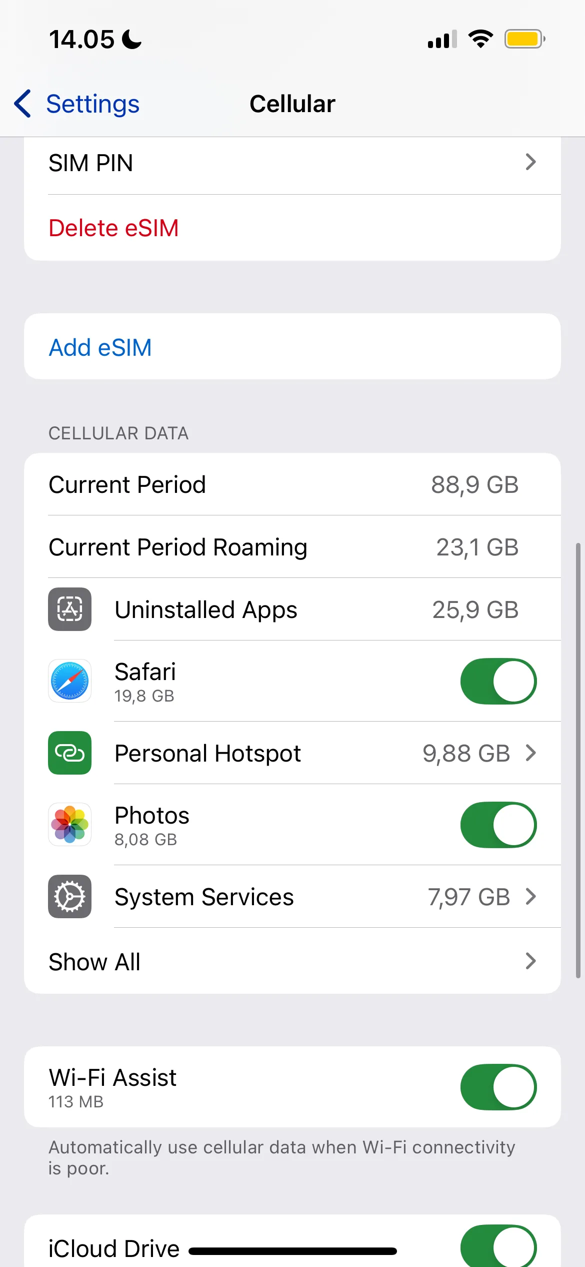 Vào phần Mã PIN SIM trong Cài đặt iPhone của bạn để bảo vệ eSIM
