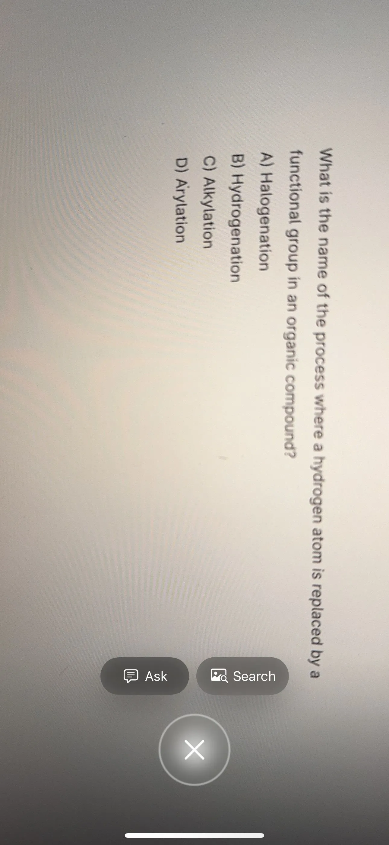 Visual Intelligence trên iPhone 15 Pro giải một phương trình toán học phức tạp, hiển thị các bước giải chi tiết.