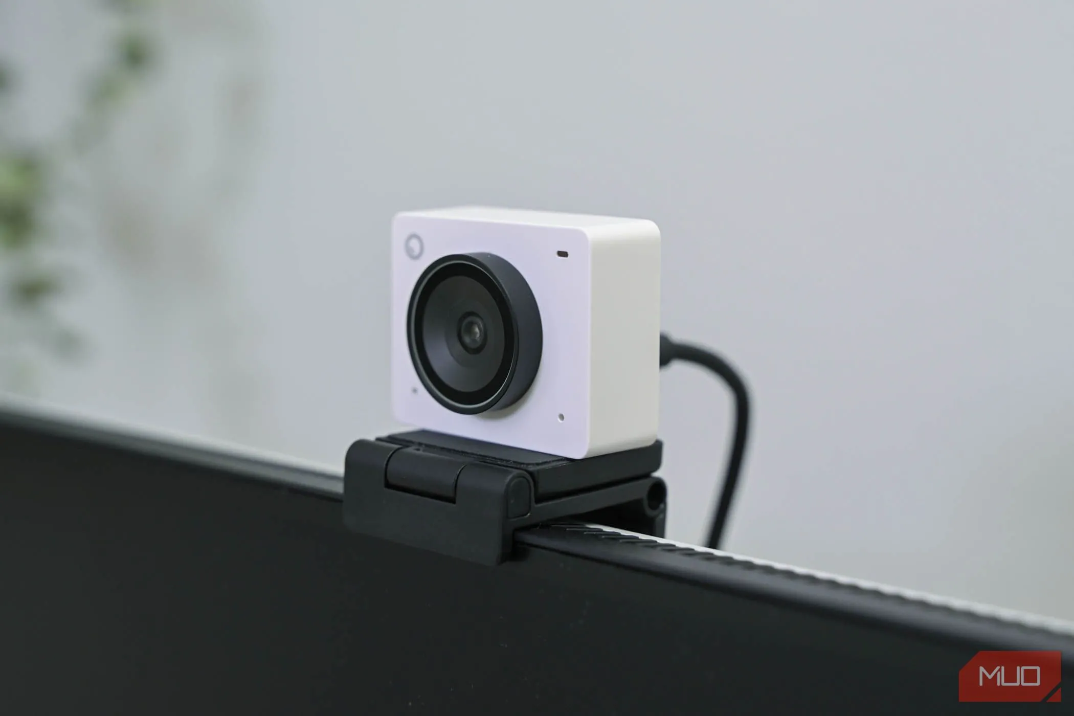 Webcam OBSBOT Meet 2 khi không hoạt động trên màn hình
