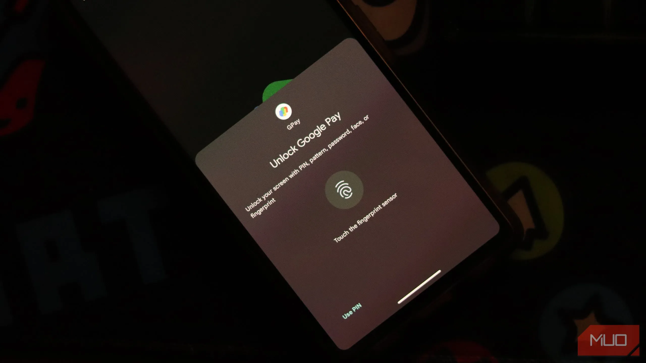 Yêu cầu xác thực sinh trắc học bằng vân tay khi mở ứng dụng Google Pay